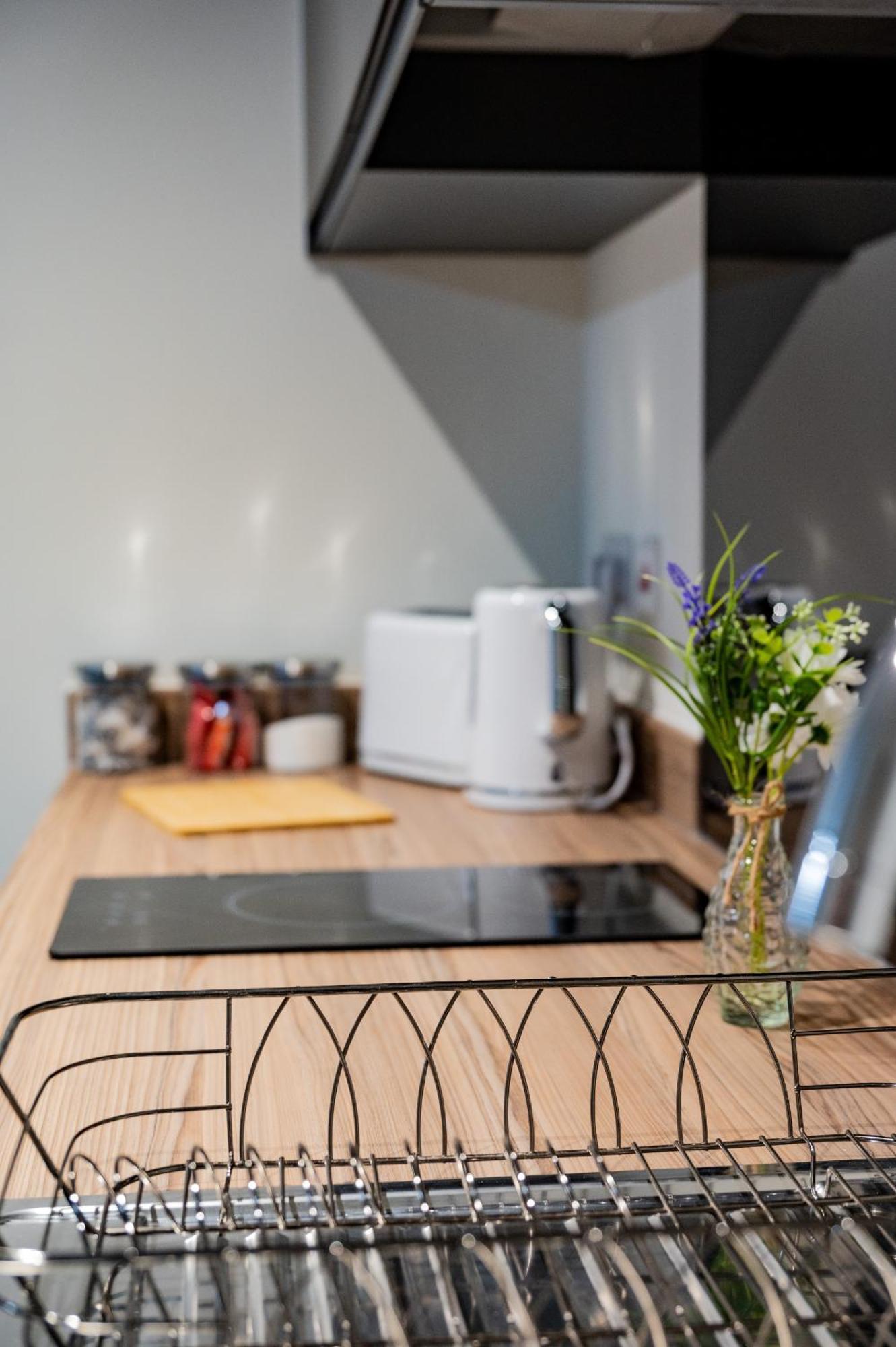 Basement Bliss Hideaway Appartement Bradford  Buitenkant foto